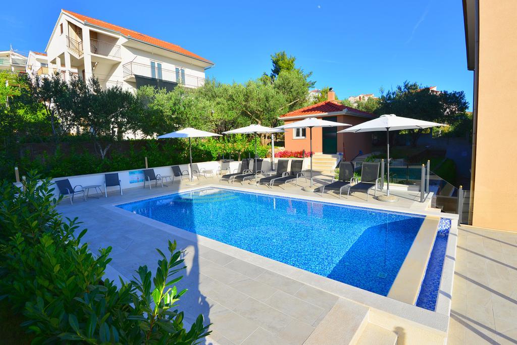 Apartments Villa Coratina Trogir Zewnętrze zdjęcie